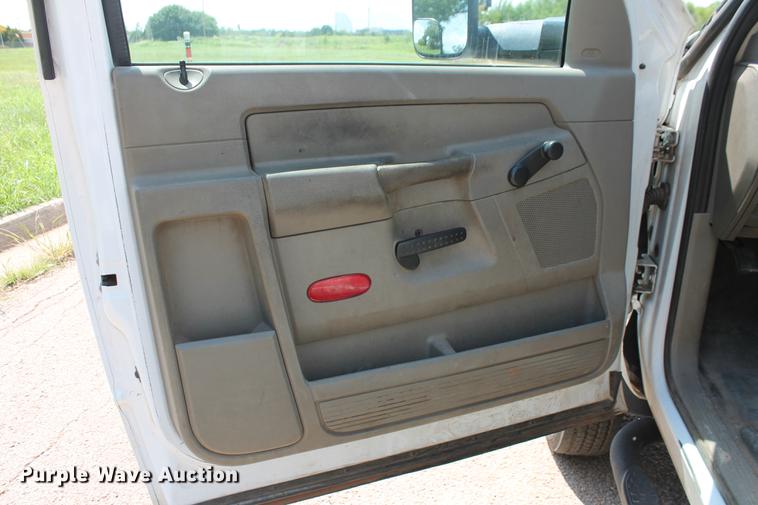 image for item DD5296 2008 Dodge Ram 4500HD bucket truck