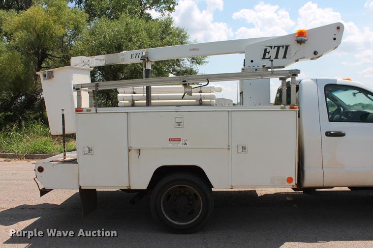 image for item DD5296 2008 Dodge Ram 4500HD bucket truck