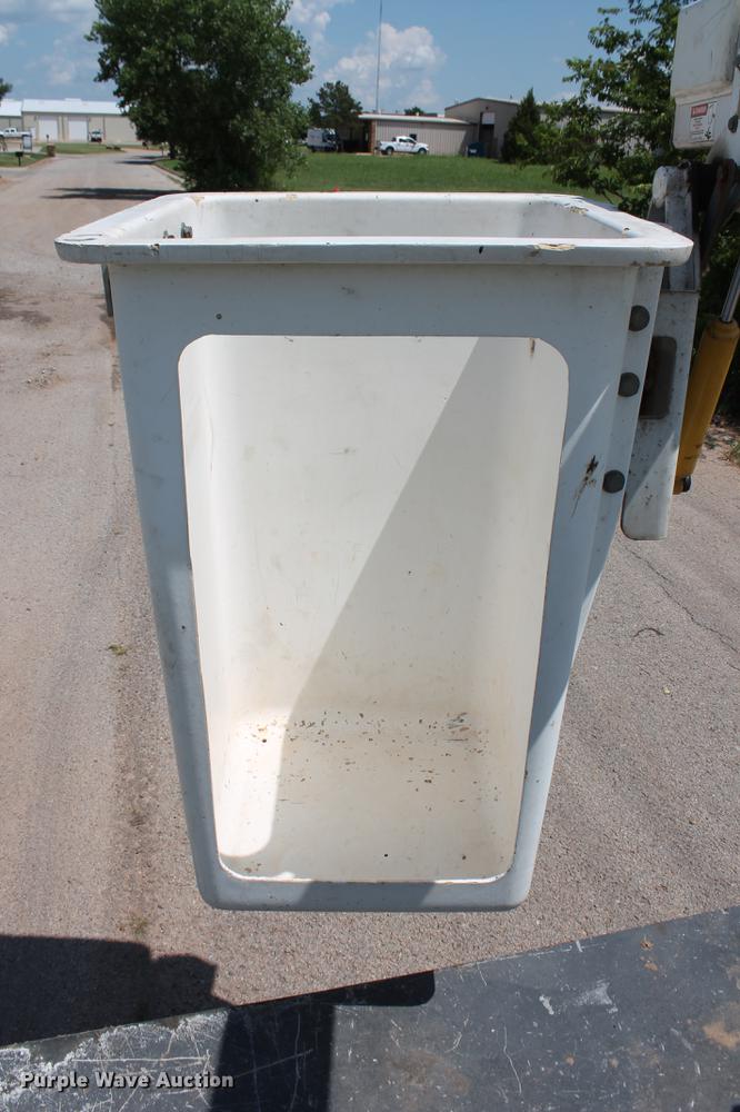 image for item DD5296 2008 Dodge Ram 4500HD bucket truck