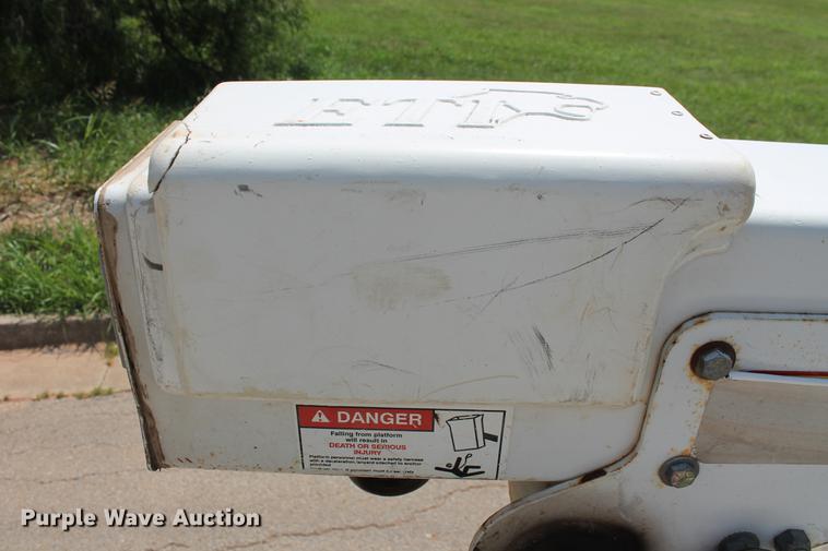 image for item DD5296 2008 Dodge Ram 4500HD bucket truck