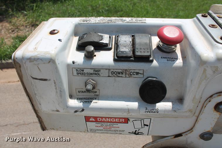 image for item DD5296 2008 Dodge Ram 4500HD bucket truck