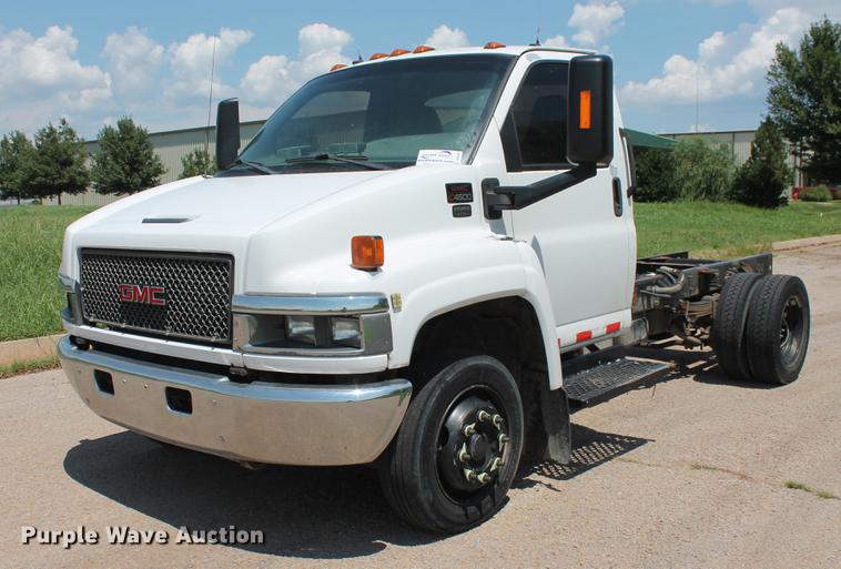 image for item DD5297 2007 GMC C4500 truck cab and chassis