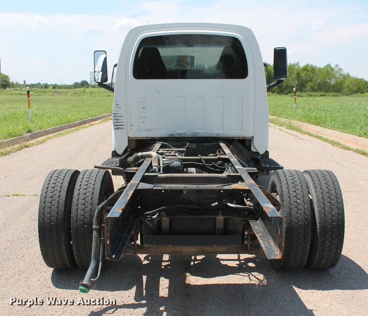 image for item DD5297 2007 GMC C4500 truck cab and chassis