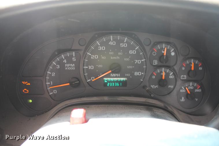 image for item DD5297 2007 GMC C4500 truck cab and chassis