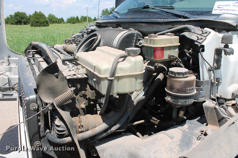 image for item DD5297 2007 GMC C4500 truck cab and chassis