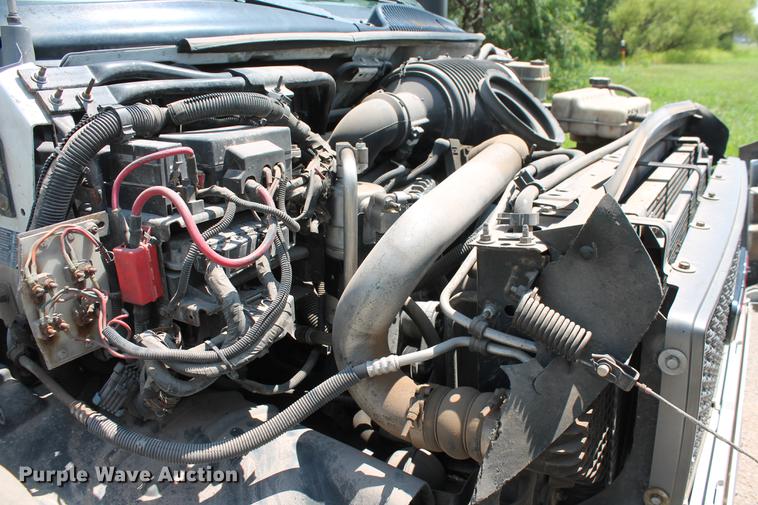 image for item DD5297 2007 GMC C4500 truck cab and chassis