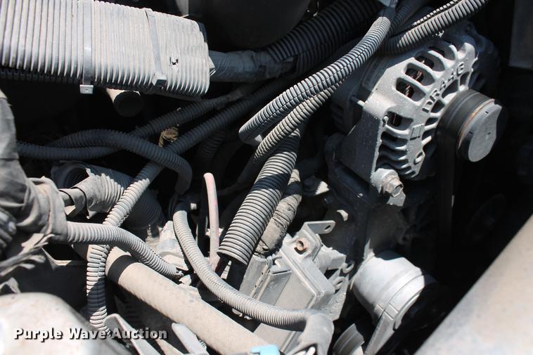 image for item DD5297 2007 GMC C4500 truck cab and chassis