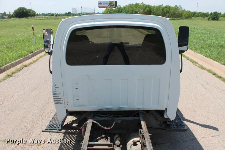 image for item DD5297 2007 GMC C4500 truck cab and chassis