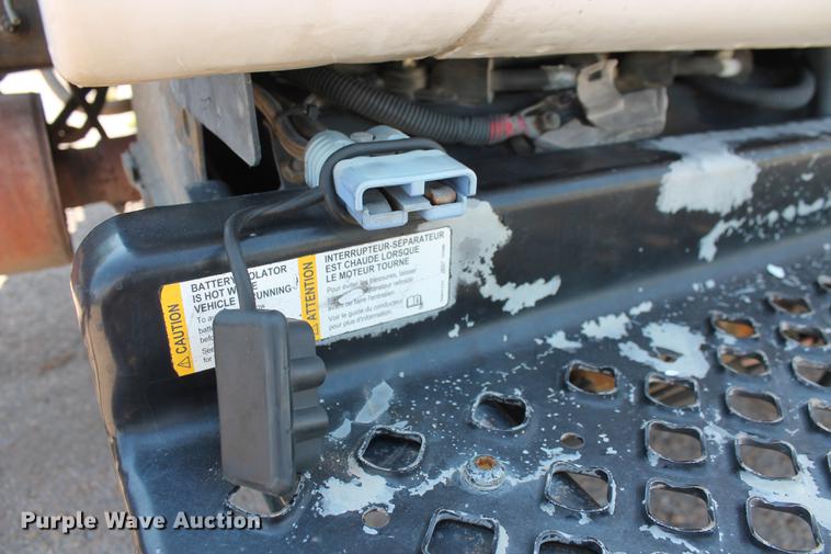 image for item DD5297 2007 GMC C4500 truck cab and chassis