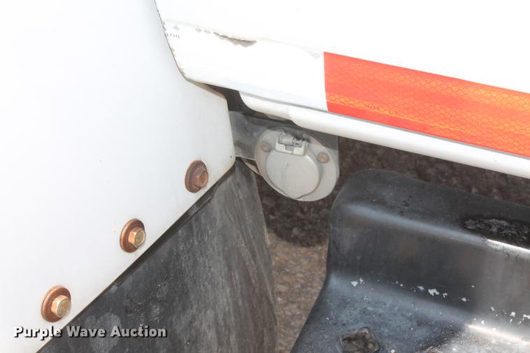 image for item DD5297 2007 GMC C4500 truck cab and chassis