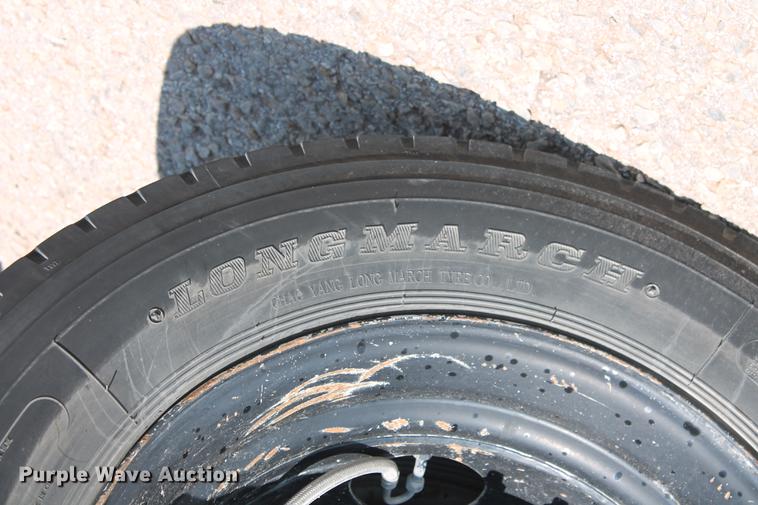 image for item DD5297 2007 GMC C4500 truck cab and chassis