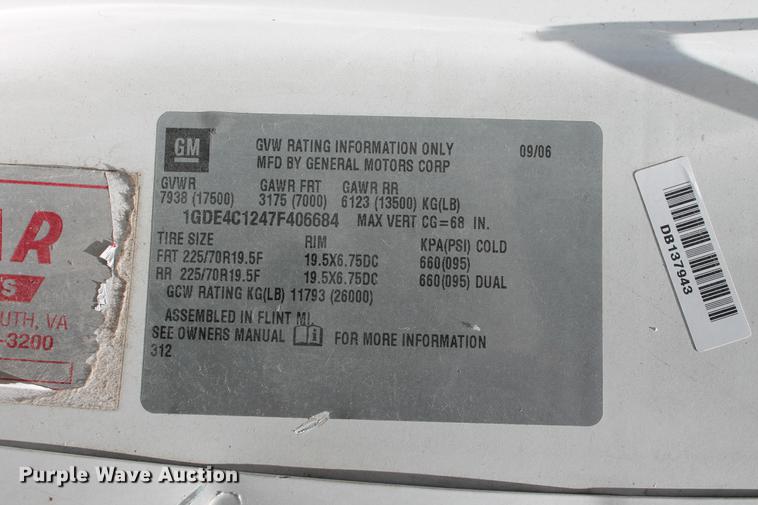 image for item DD5297 2007 GMC C4500 truck cab and chassis