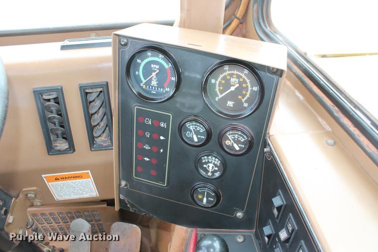 image for item DD5298 2005 Caterpillar 615C elevating scraper