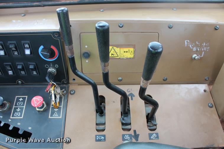 image for item DD5298 2005 Caterpillar 615C elevating scraper