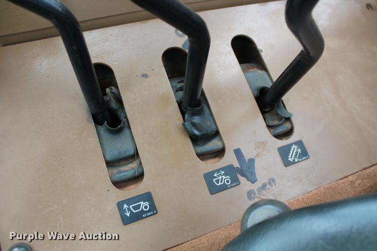 image for item DD5298 2005 Caterpillar 615C elevating scraper