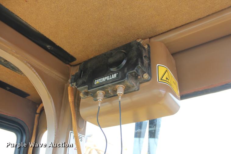 image for item DD5298 2005 Caterpillar 615C elevating scraper