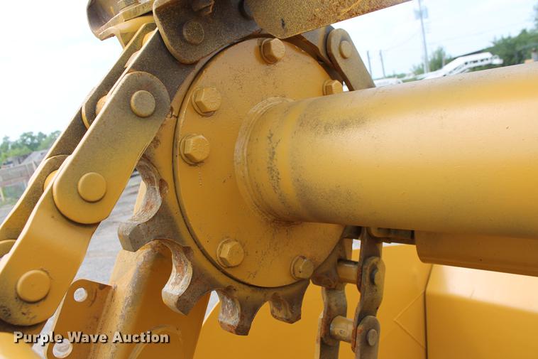 image for item DD5298 2005 Caterpillar 615C elevating scraper