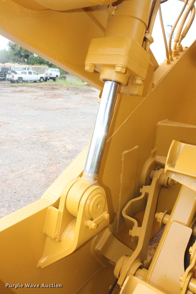 image for item DD5298 2005 Caterpillar 615C elevating scraper