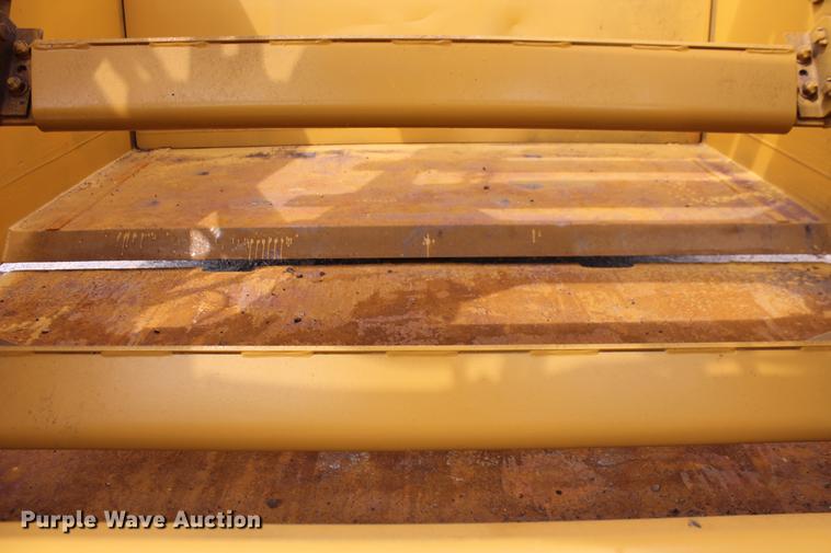 image for item DD5298 2005 Caterpillar 615C elevating scraper