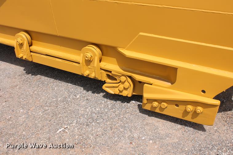 image for item DD5298 2005 Caterpillar 615C elevating scraper
