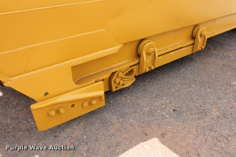 image for item DD5298 2005 Caterpillar 615C elevating scraper