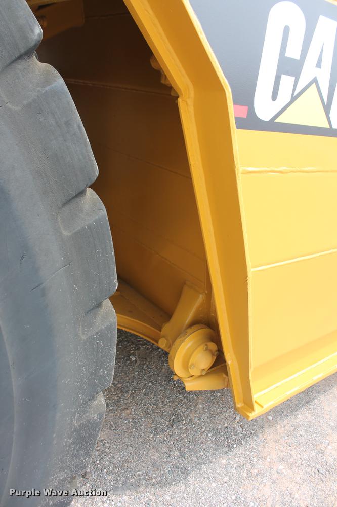 image for item DD5298 2005 Caterpillar 615C elevating scraper