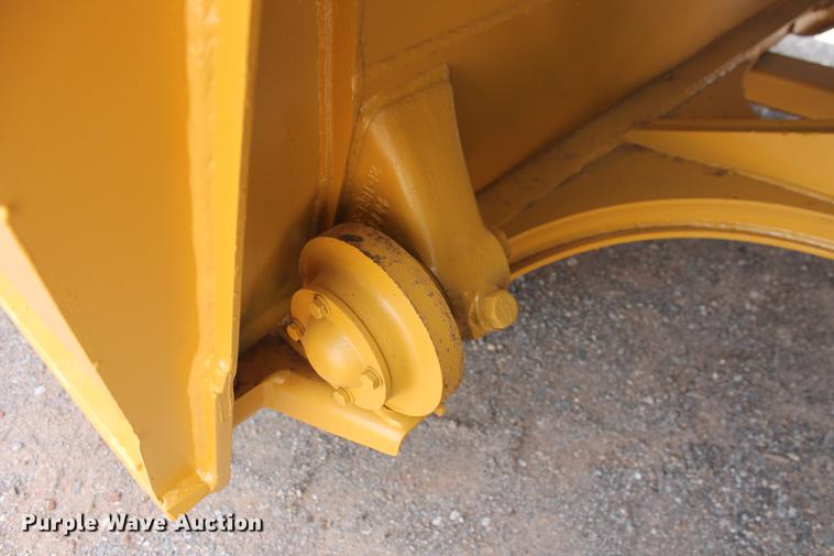 image for item DD5298 2005 Caterpillar 615C elevating scraper