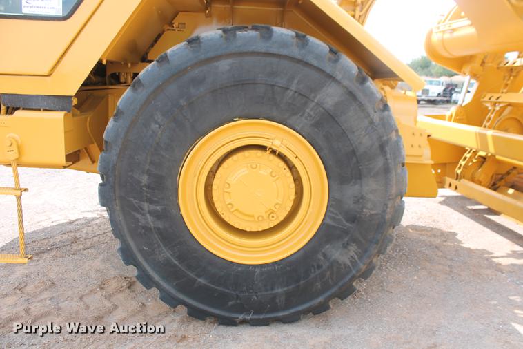 image for item DD5298 2005 Caterpillar 615C elevating scraper