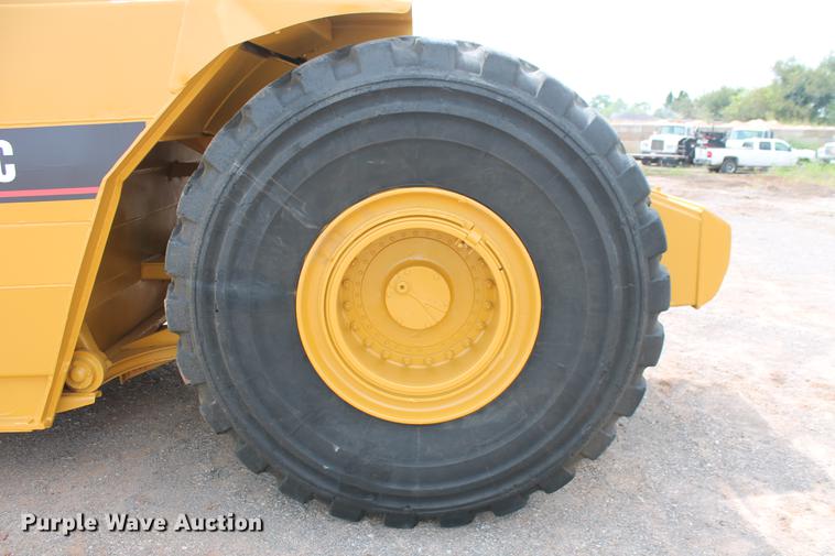 image for item DD5298 2005 Caterpillar 615C elevating scraper