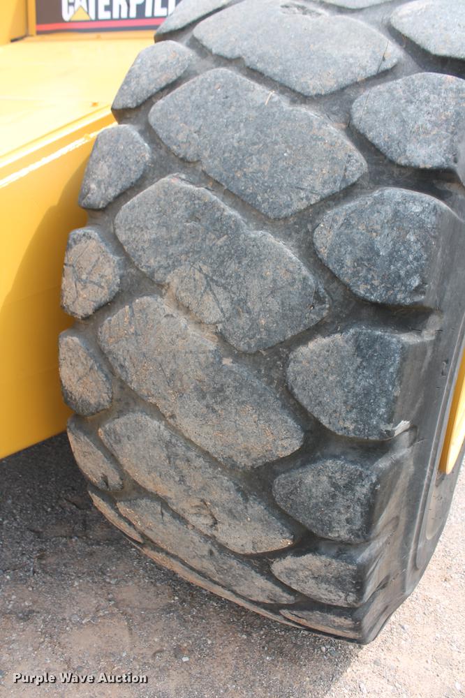 image for item DD5298 2005 Caterpillar 615C elevating scraper