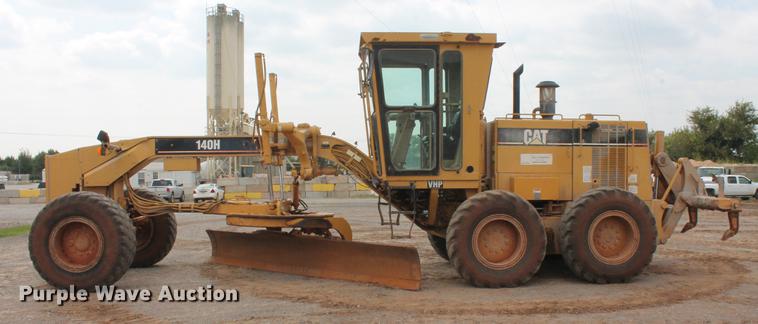 image for item DD5299 2002 Caterpillar 140H VHP motor grader