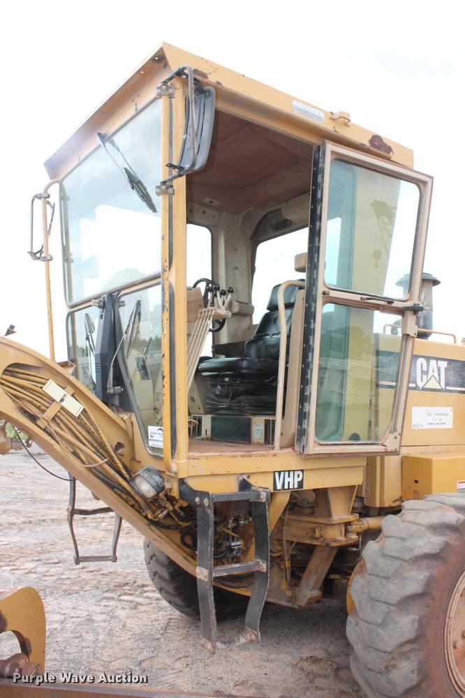 image for item DD5299 2002 Caterpillar 140H VHP motor grader