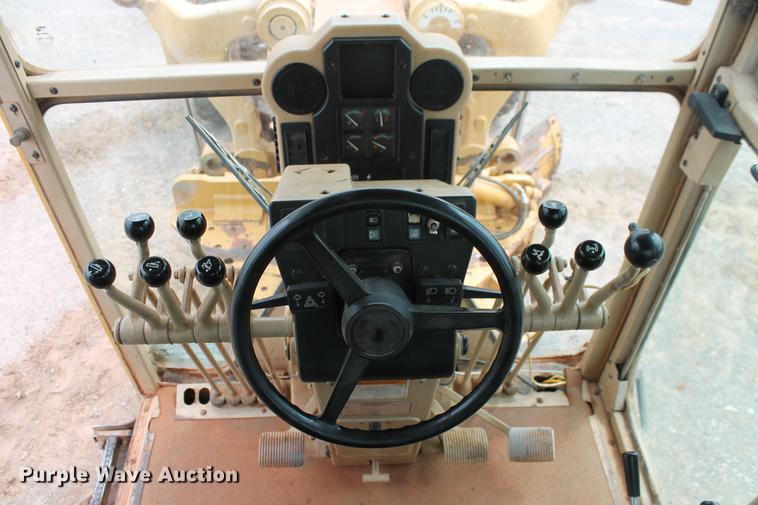 image for item DD5299 2002 Caterpillar 140H VHP motor grader