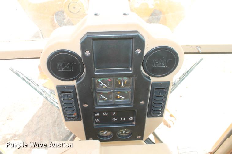 image for item DD5299 2002 Caterpillar 140H VHP motor grader