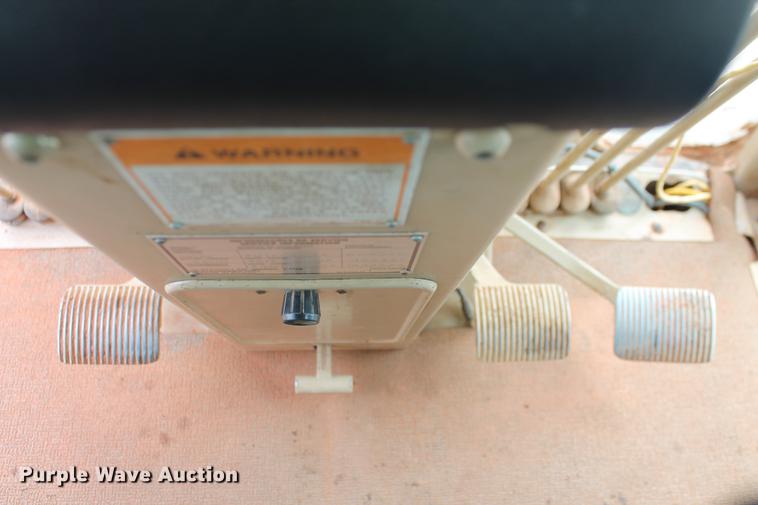 image for item DD5299 2002 Caterpillar 140H VHP motor grader