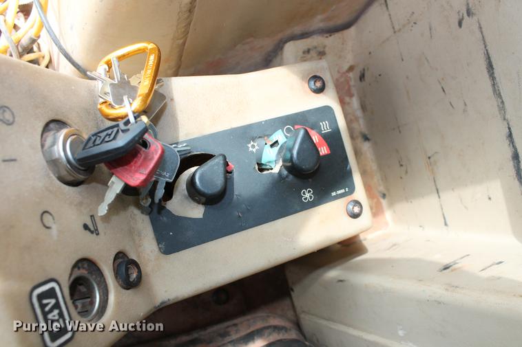 image for item DD5299 2002 Caterpillar 140H VHP motor grader