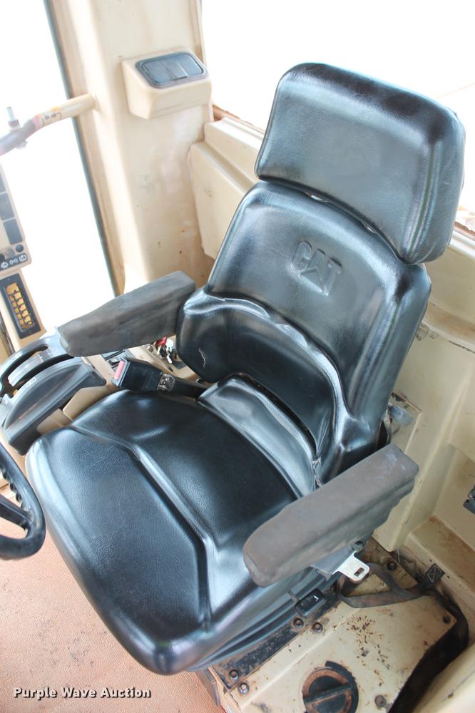 image for item DD5299 2002 Caterpillar 140H VHP motor grader