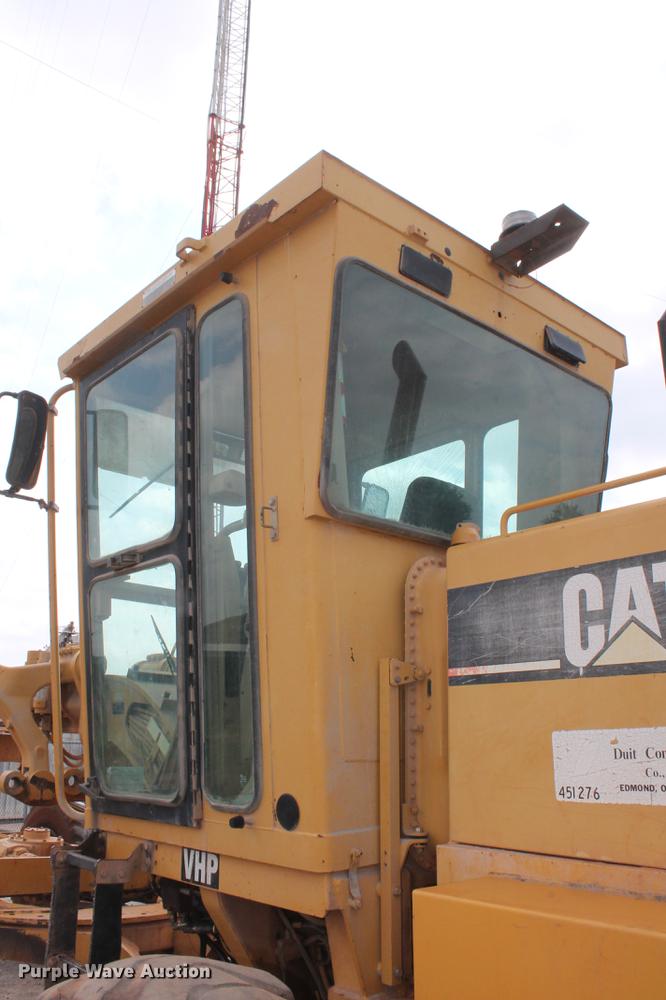 image for item DD5299 2002 Caterpillar 140H VHP motor grader