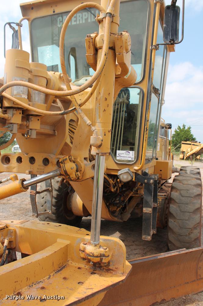 image for item DD5299 2002 Caterpillar 140H VHP motor grader