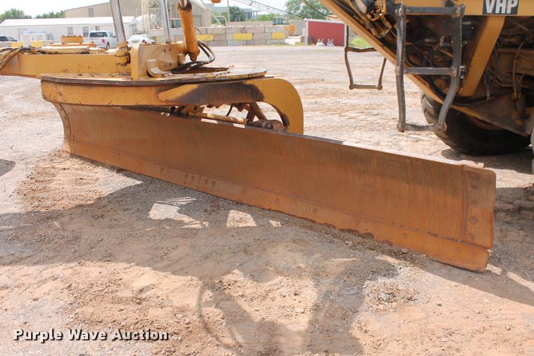 image for item DD5299 2002 Caterpillar 140H VHP motor grader