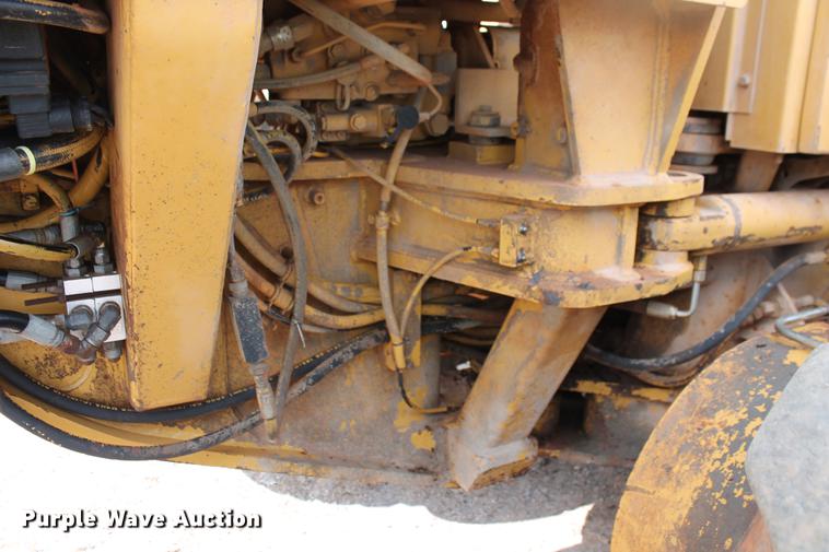 image for item DD5299 2002 Caterpillar 140H VHP motor grader