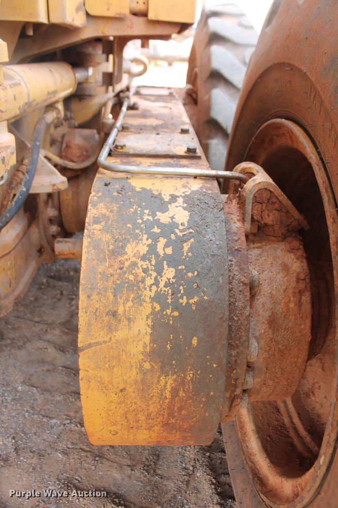 image for item DD5299 2002 Caterpillar 140H VHP motor grader