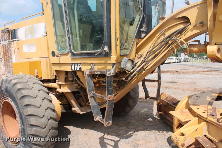 image for item DD5299 2002 Caterpillar 140H VHP motor grader