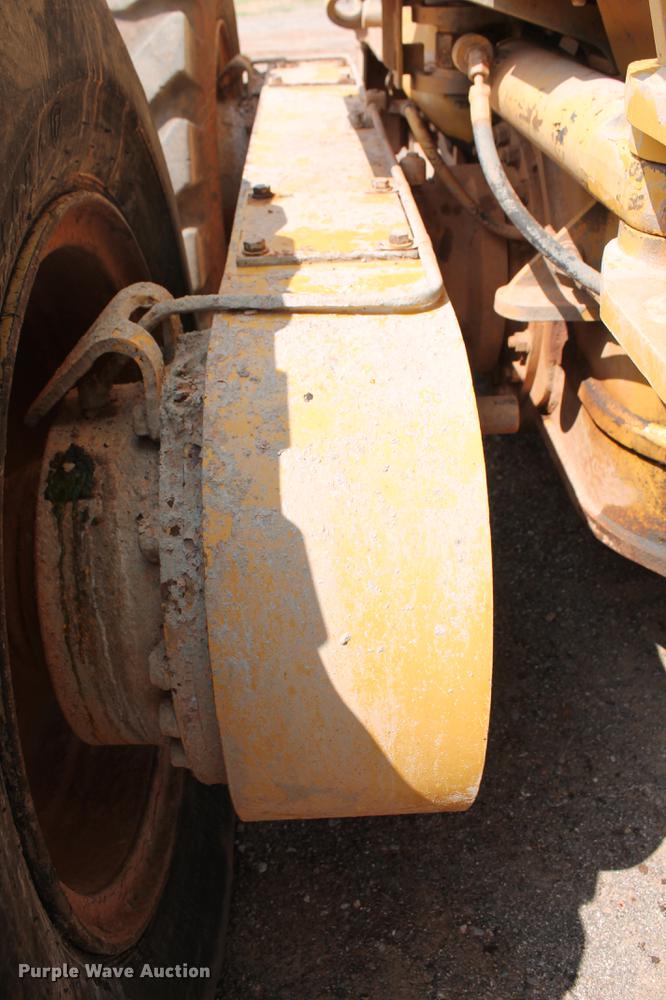 image for item DD5299 2002 Caterpillar 140H VHP motor grader