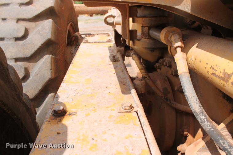 image for item DD5299 2002 Caterpillar 140H VHP motor grader