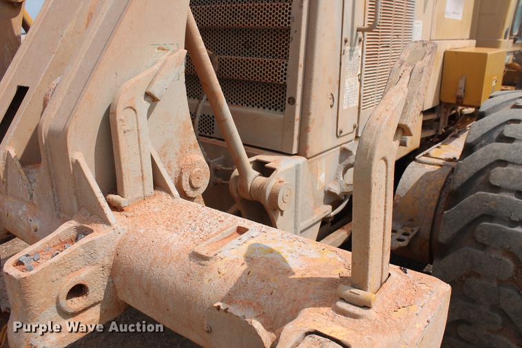 image for item DD5299 2002 Caterpillar 140H VHP motor grader