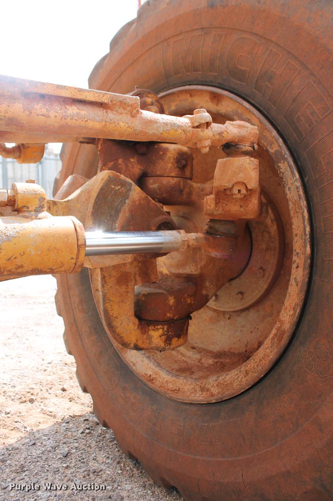 image for item DD5299 2002 Caterpillar 140H VHP motor grader