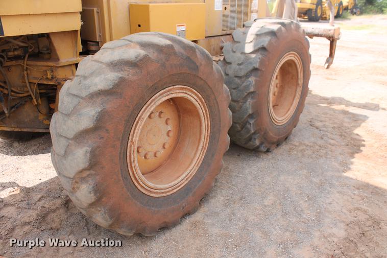 image for item DD5299 2002 Caterpillar 140H VHP motor grader