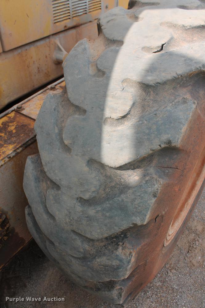 image for item DD5299 2002 Caterpillar 140H VHP motor grader