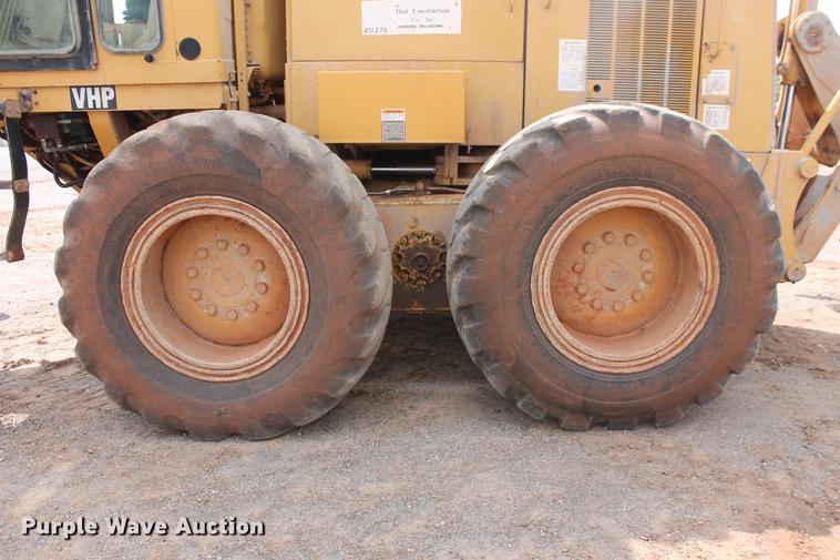 image for item DD5299 2002 Caterpillar 140H VHP motor grader